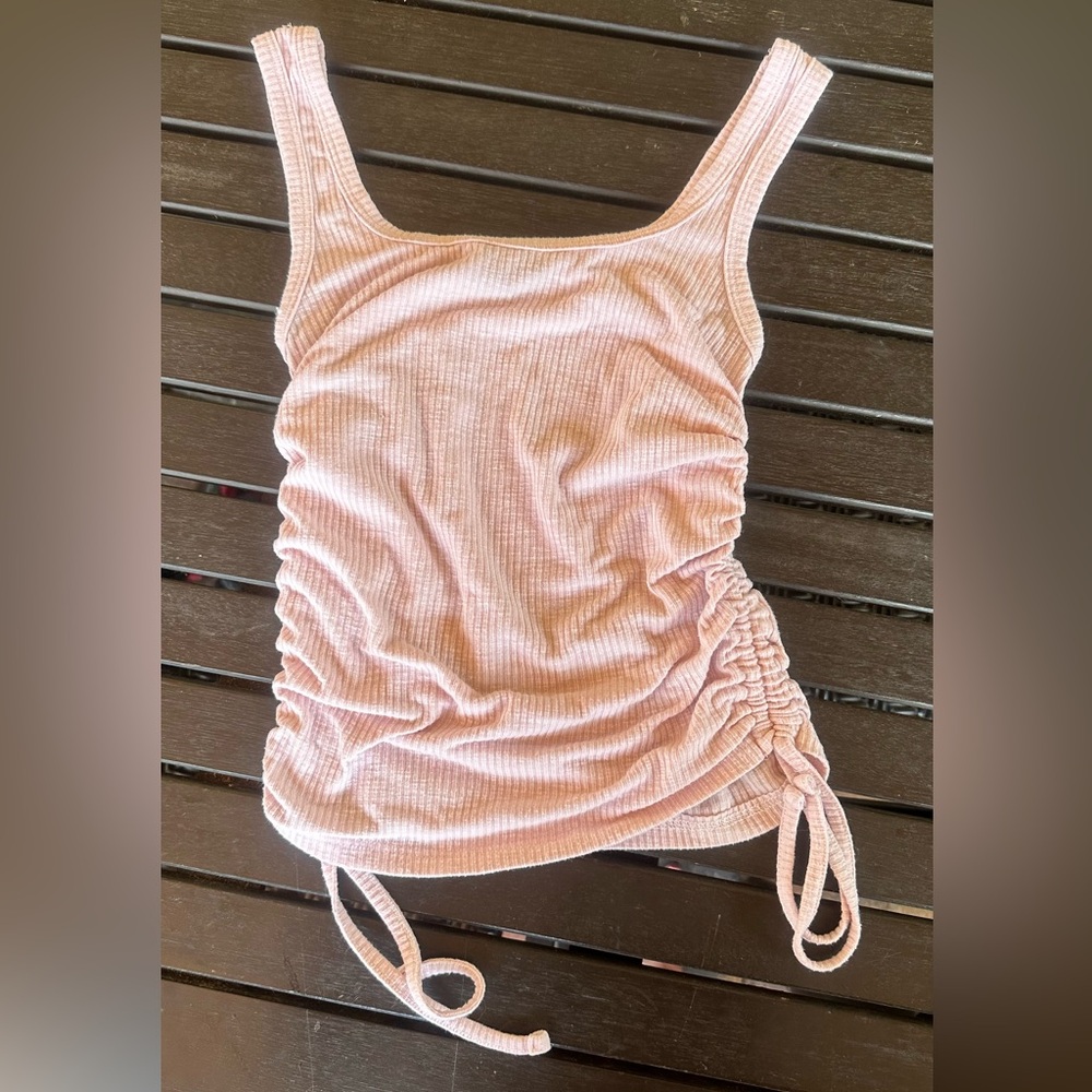 Light pink scrunch tank